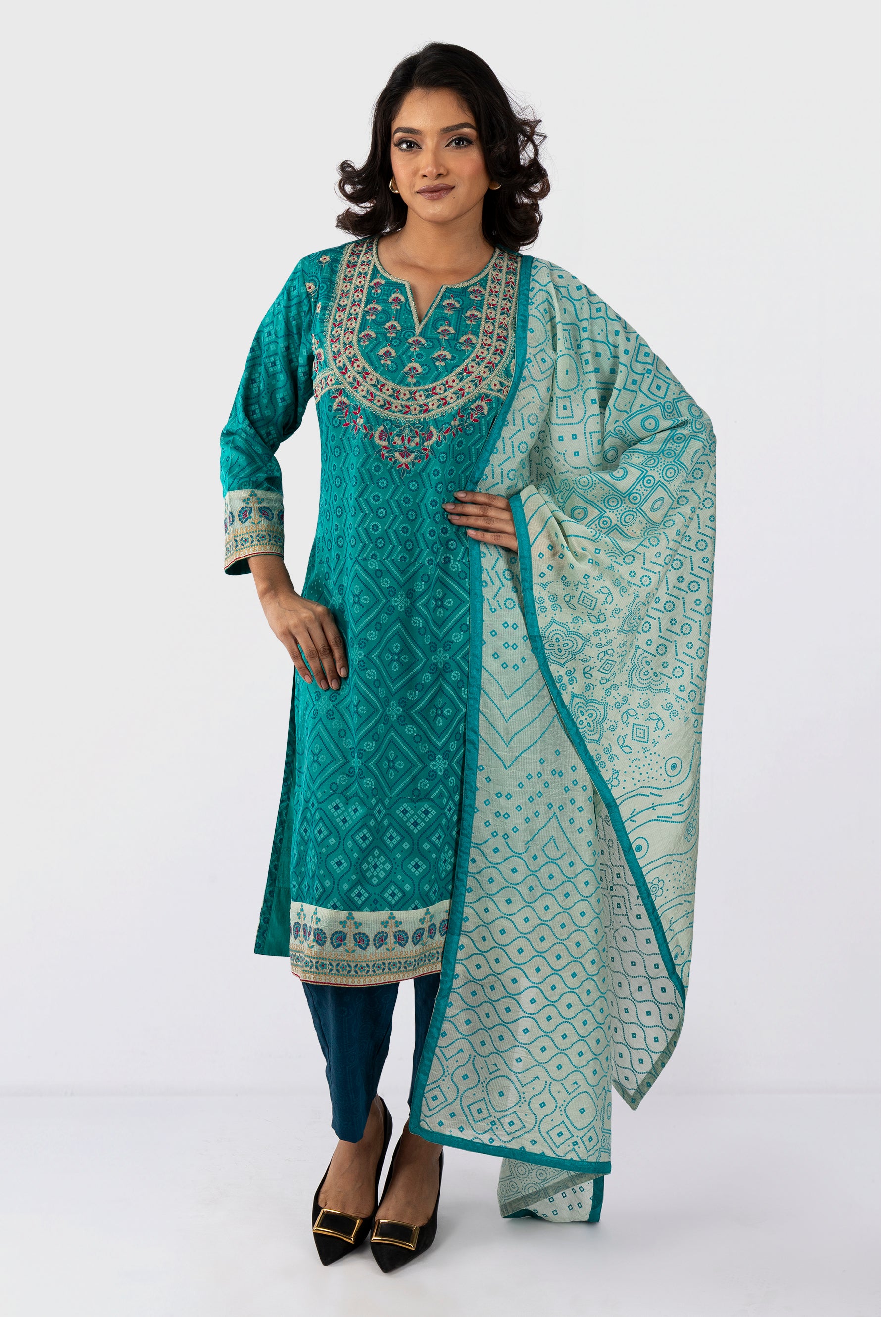 Women's salwar kameez dupatta