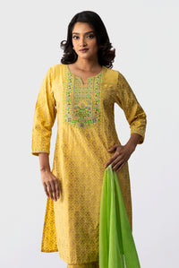 Women's salwar kameez dupatta