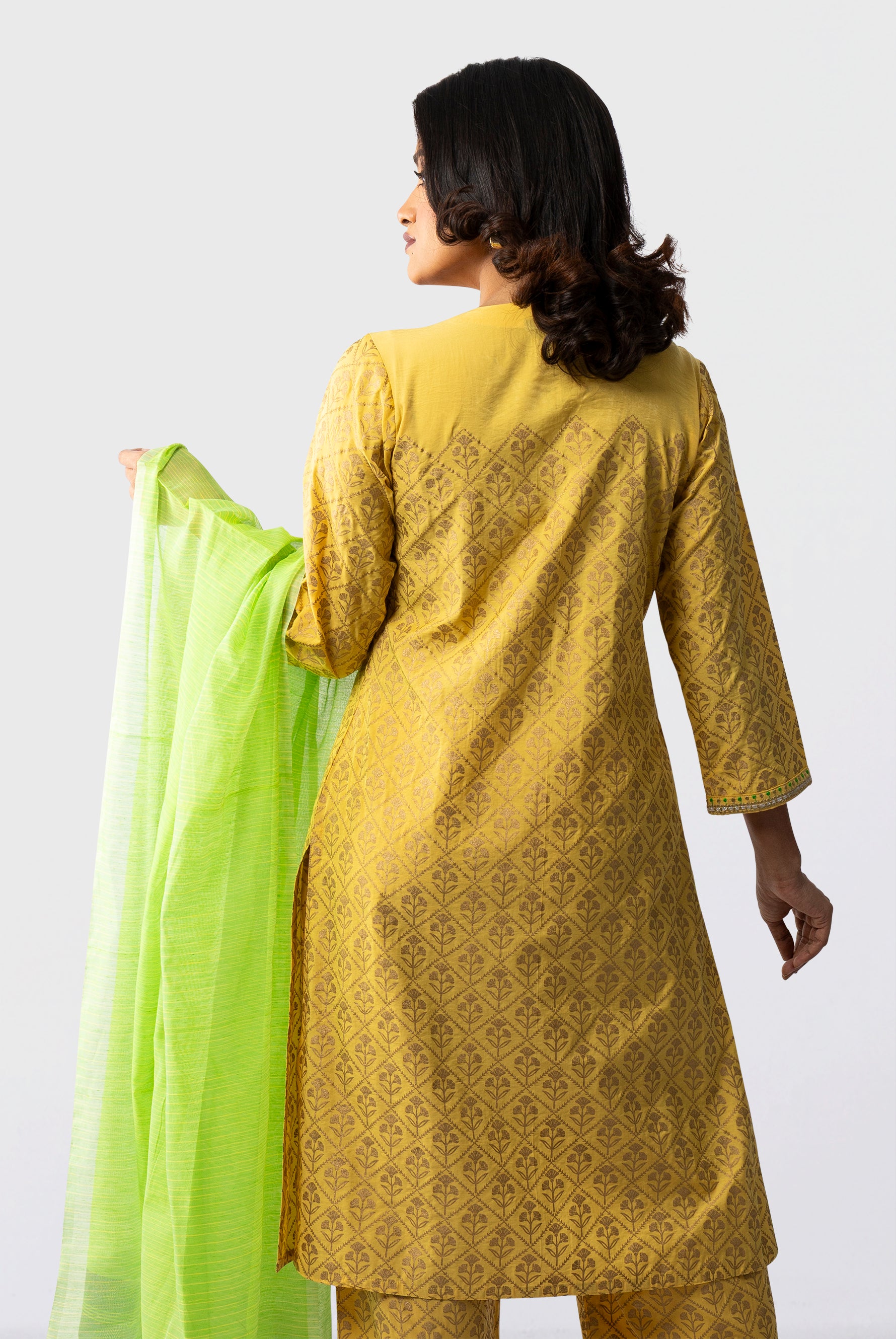 Women's salwar kameez dupatta