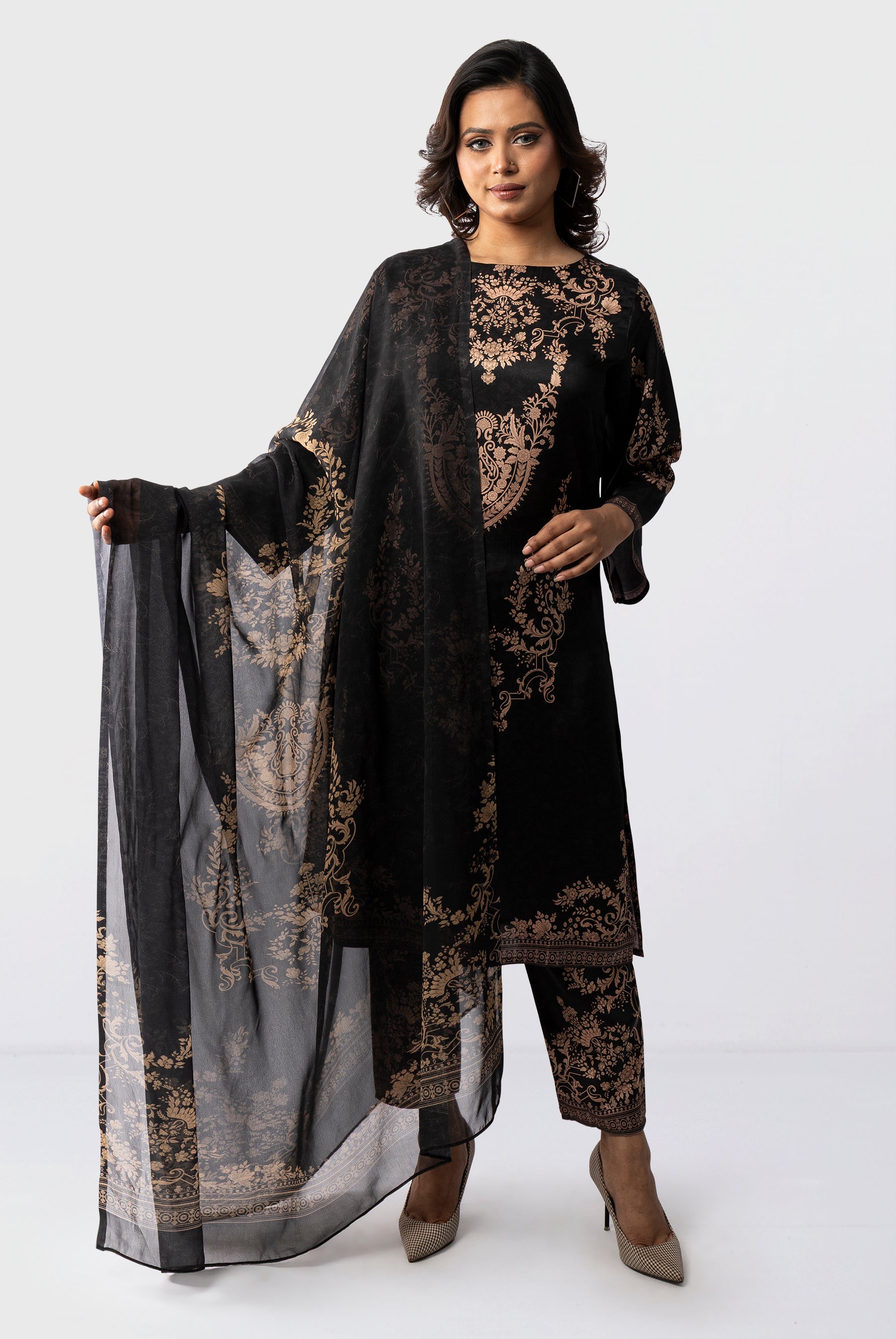 Women's salwar kameez dupatta