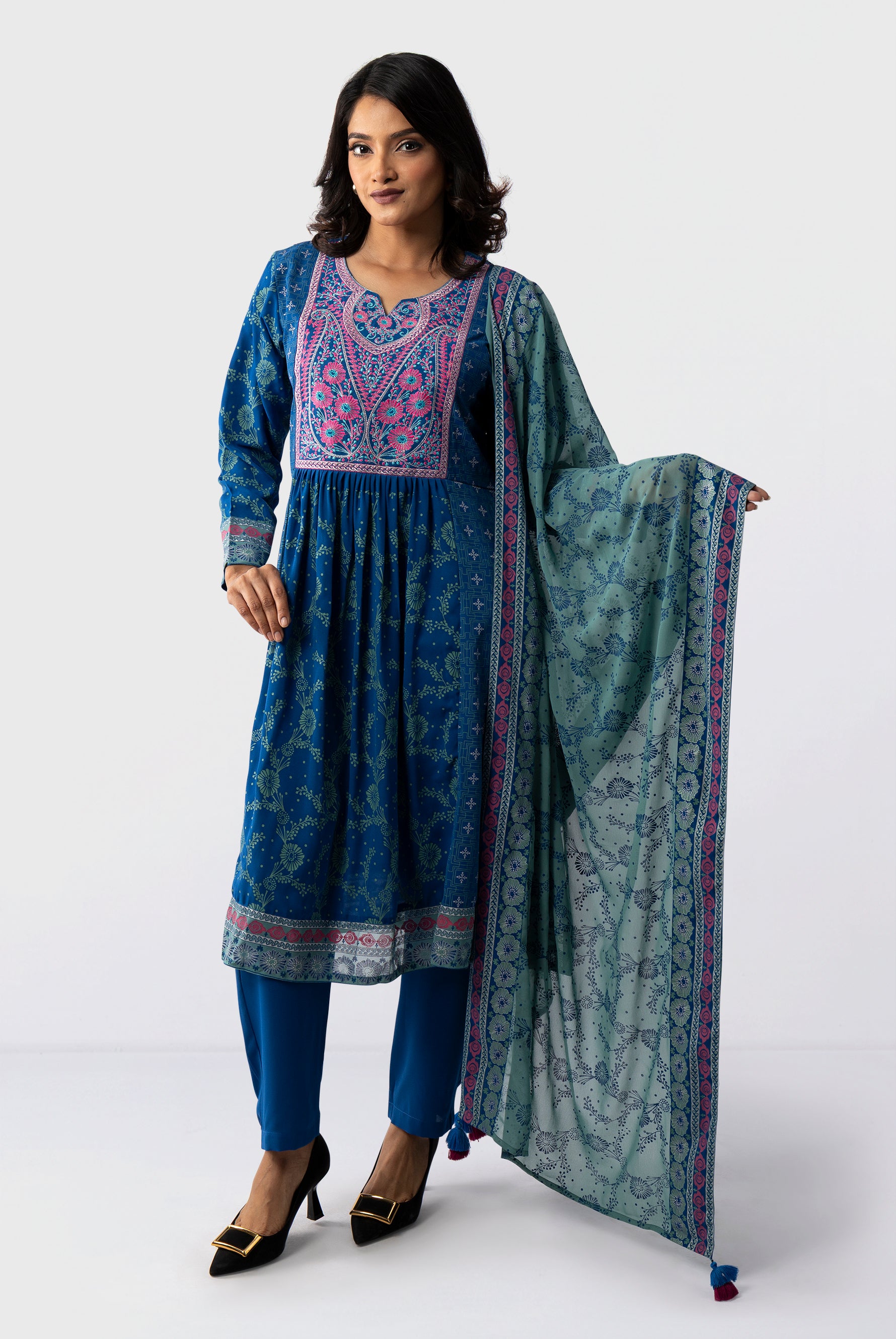 Women's salwar kameez dupatta