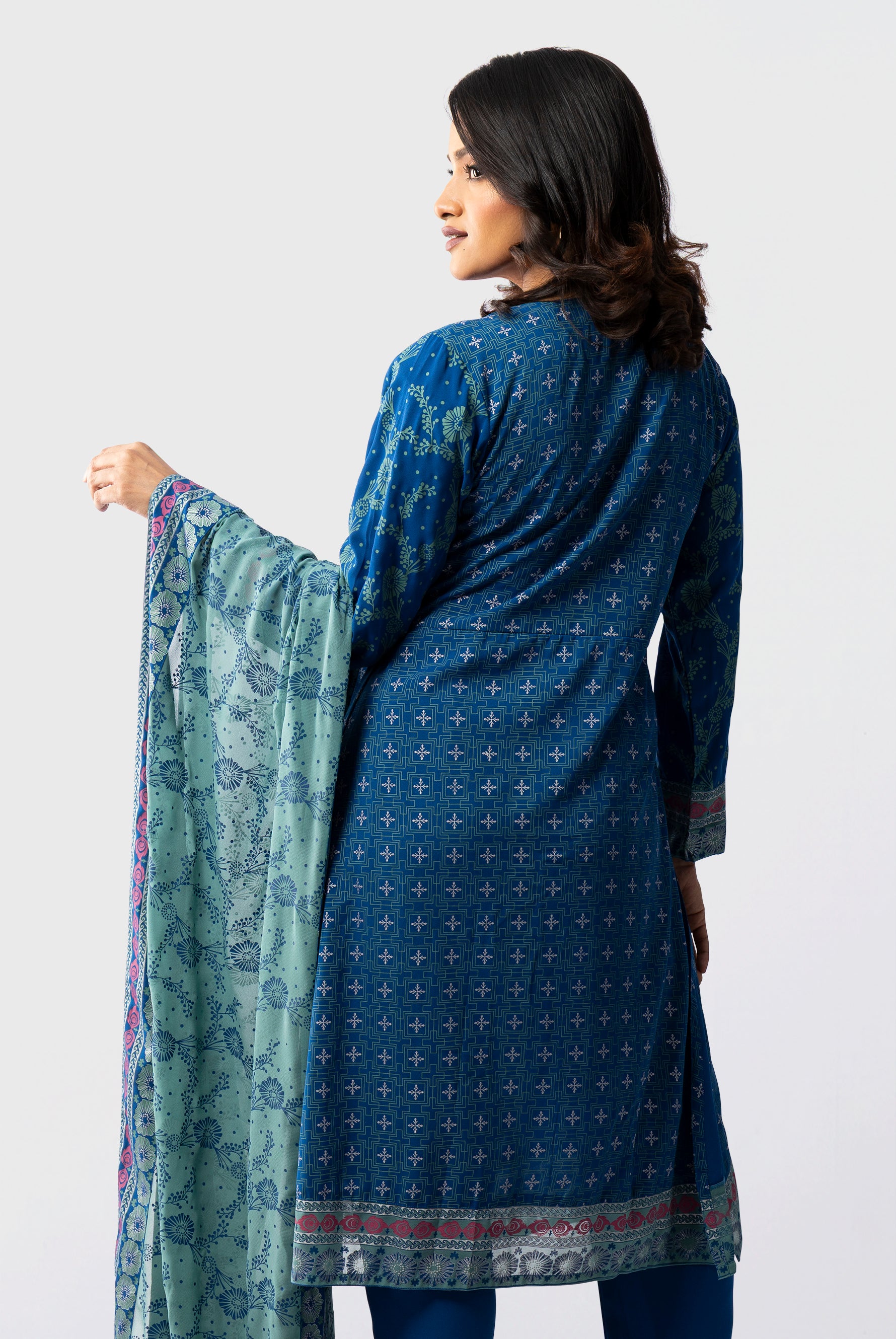 Women's salwar kameez dupatta