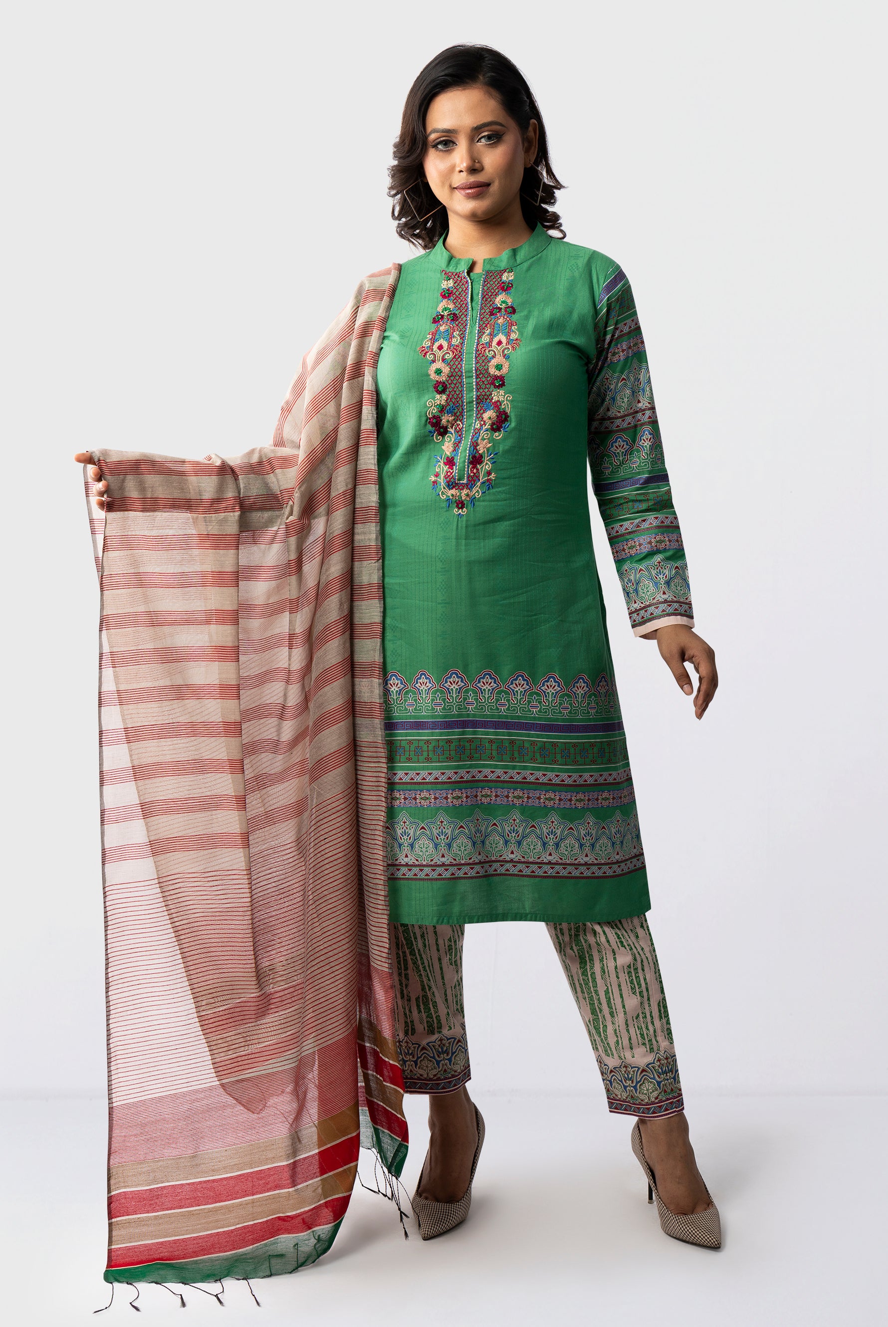 Women's salwar kameez dupatta